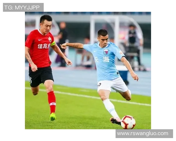 莱昂纳多足球运动员的辉煌历程与对足球的热爱之旅